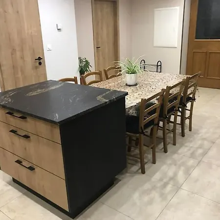 Paisible Equipe Pour 1 A 6 Personnes *